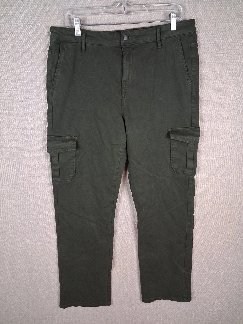 Well Worn Tencel Blend High-Rise Straight Leg Cargo Pants Olive Green Size 14/34